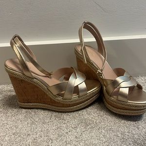 Aldo gold wedges great condition!